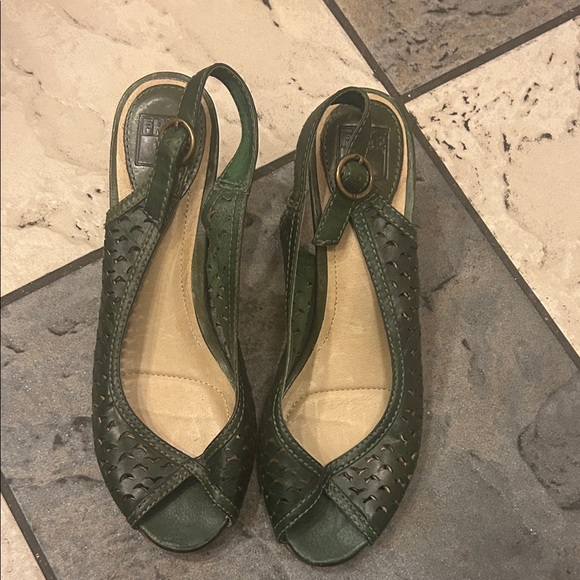 Frye maya cut sling back pump 8M Green Women's Sandals - Picture 11 of 11